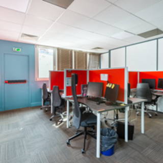 Espace indépendant 300 m² 40 postes Location bureau Rue Charles Schmidt Saint-Ouen-sur-Seine 93400 - photo 4